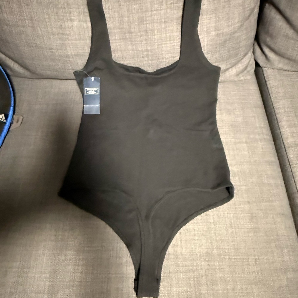 NWT Abercrombie & Fitch Tank Black Thong Bodysuit - Picture 2 of 5